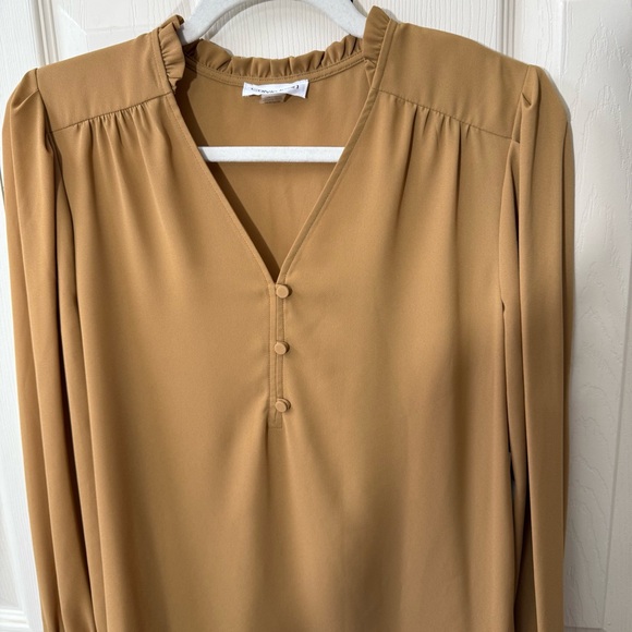 Calvin Klein Tan Carmel Long Sleeve Vneck Blouse Women’s Size XS NWT - Picture 5 of 9